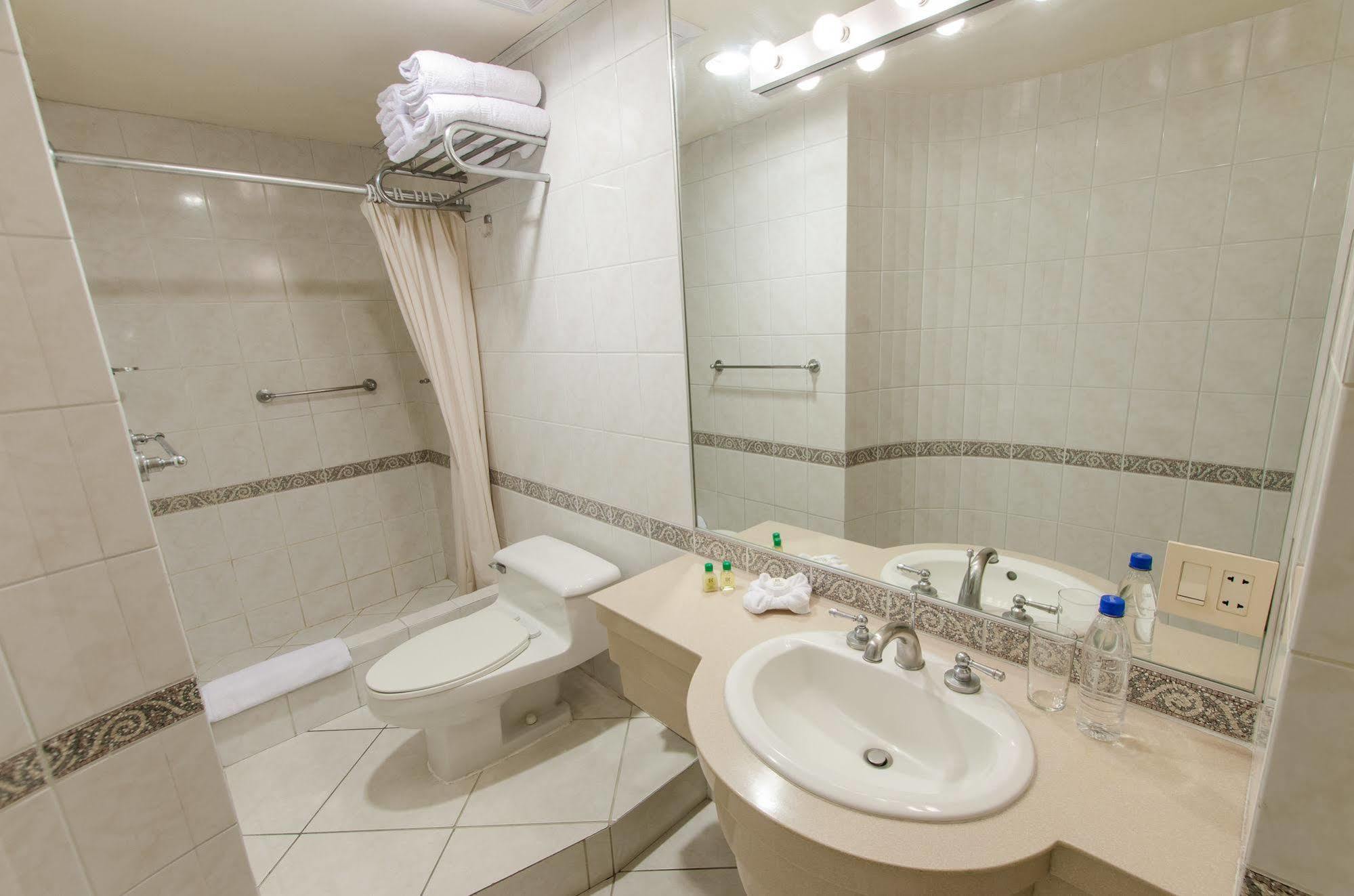 Apart Hotel Kennedy Guayaquil Luaran gambar